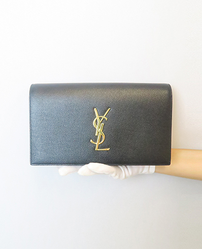 Clutch Logo YSL, vista frontal